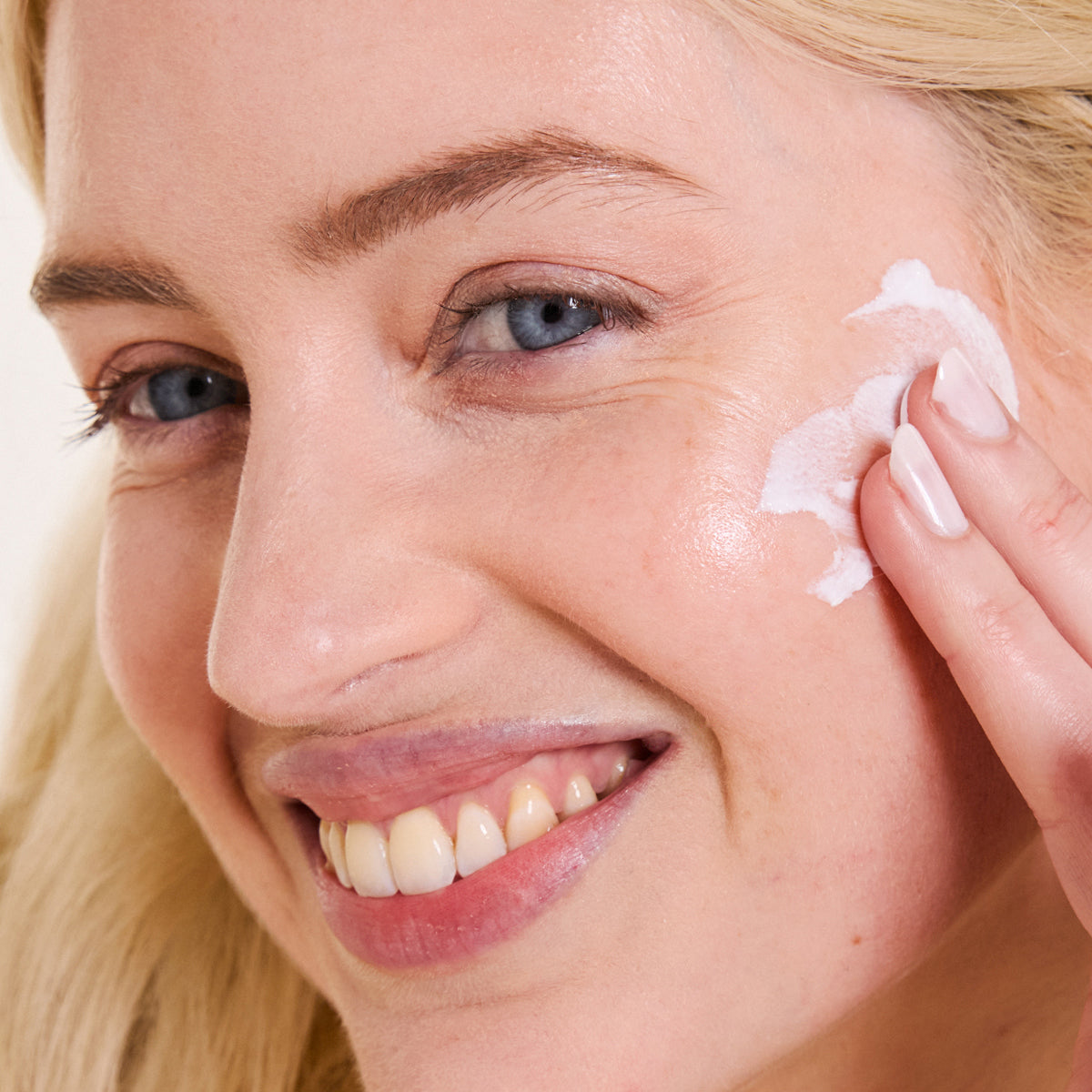 Nifty Fifty Fluid Gift Sunscreen Go-To Skincare