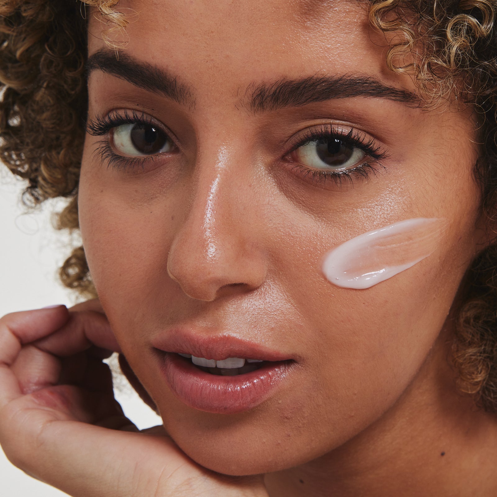 Very Lightweight Moisturiser Refill Moisturiser Go-To Skincare