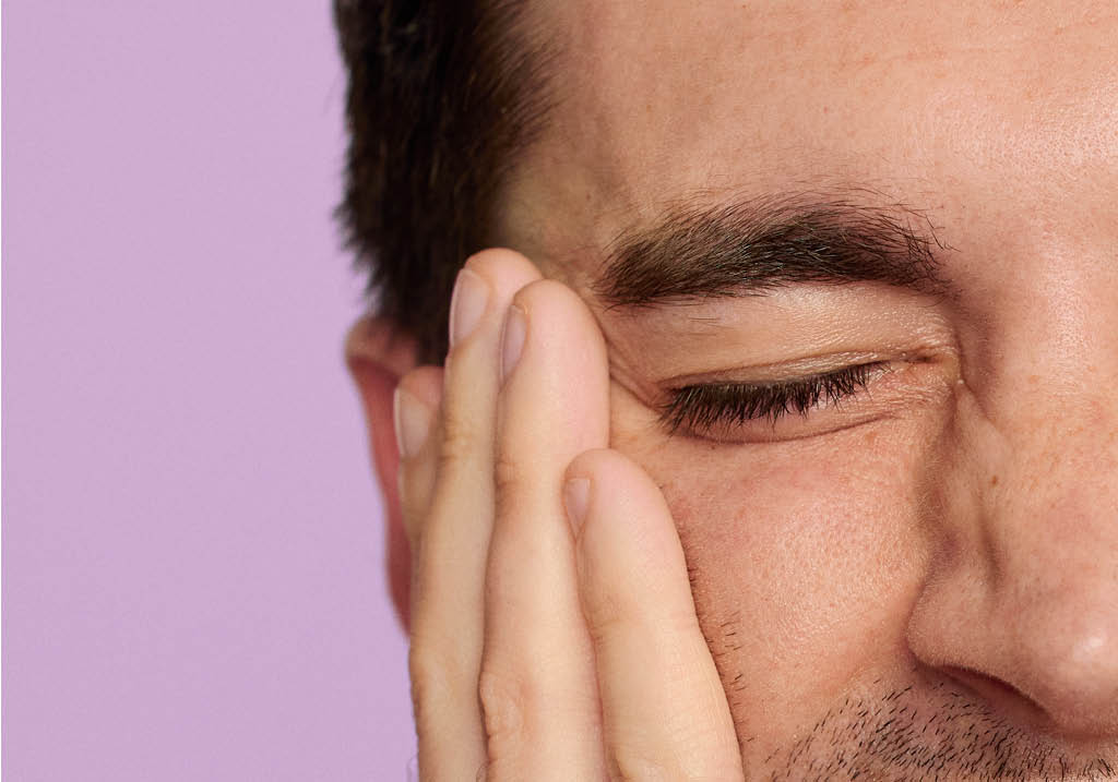 5 Mistakes You Might Be Making When Applying Your Eye Serum