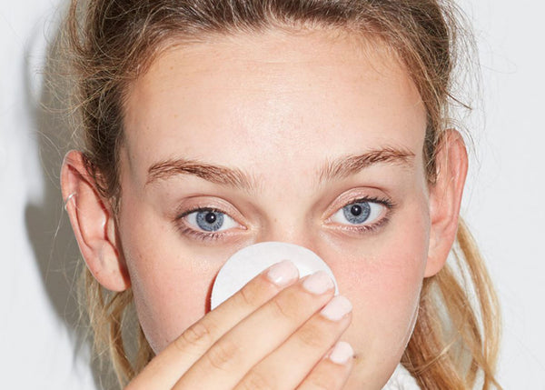 A Three-Step Routine To Clear Congested Teen Skin